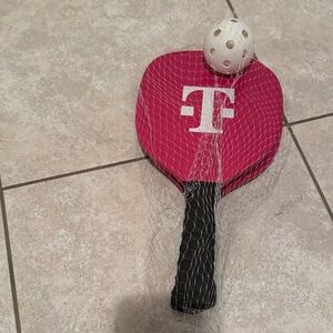 T-Mobile Pickle Ball Set 2 PADDLES & BALL Pink 15”